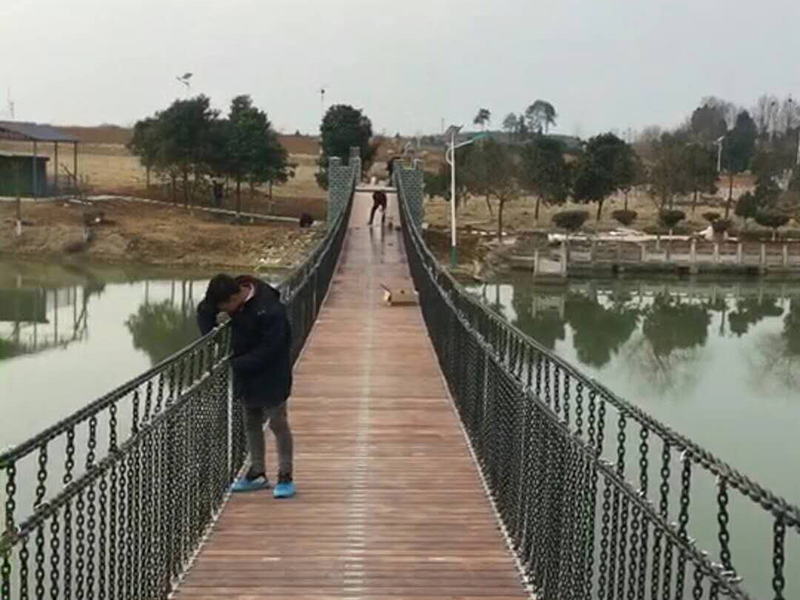 木質(zhì)吊橋